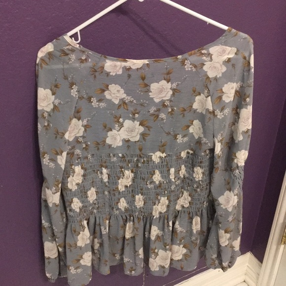 American Eagle floral top (never worn) - Picture 2 of 4